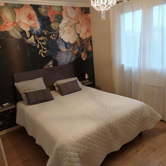 Villa De Charme Avec Piscine Saint-Jory ภายนอก รูปภาพ